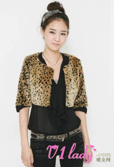 高腰夹克巧搭 深秋变身潮女 野性混搭甜美的豹纹衣服你会怎么穿