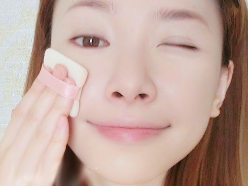 不用粉底和美瞳怎么化眼妆？