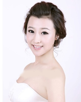 最新时尚新娘发型看发型师如何根据脸型定发型